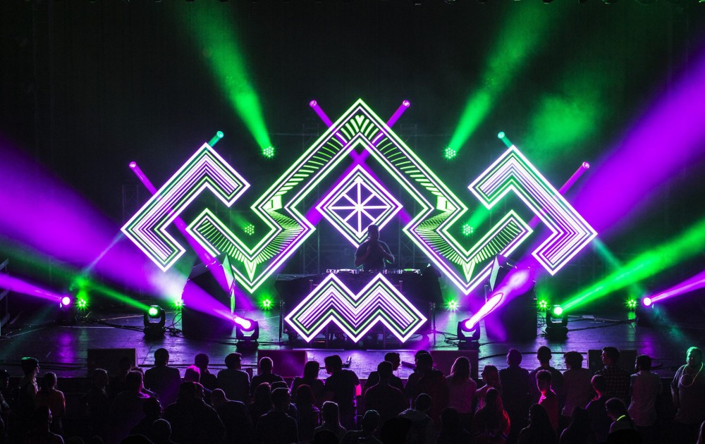 Antic Studios Fills Skyway With Big Looks For Adventure Club Using Chauvet Rig